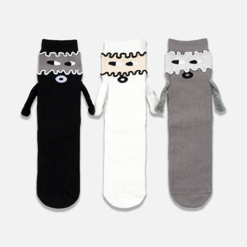 Magnetic Hand Holding Socks – Adorable Matching Socks That Hold Hands