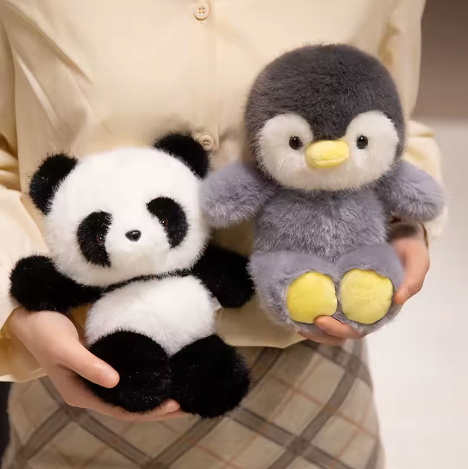 Cute Running Penguin Plush – Soft Interactive Toy with Wobble Effect